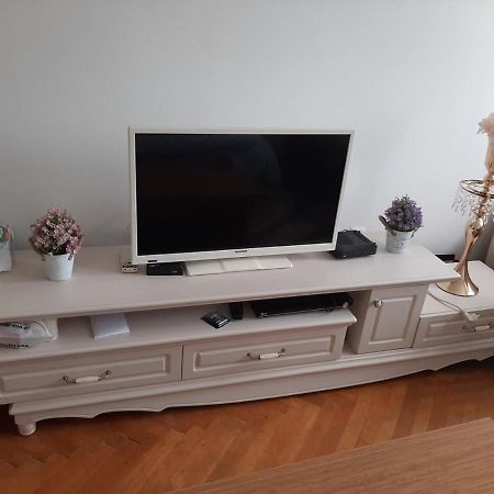 Ulpiana Apartment Centrum, Prishtine Ngoại thất bức ảnh